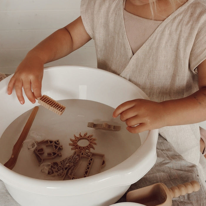 Frozen sensory play met Mini Waves