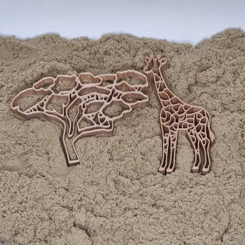 Grennn tree and giraffe africa cutter