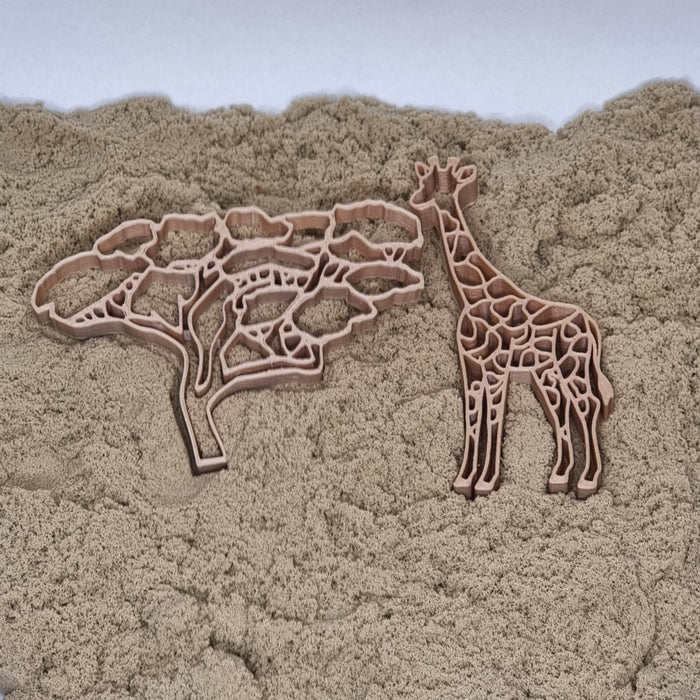 Grennn tree and giraffe africa cutter